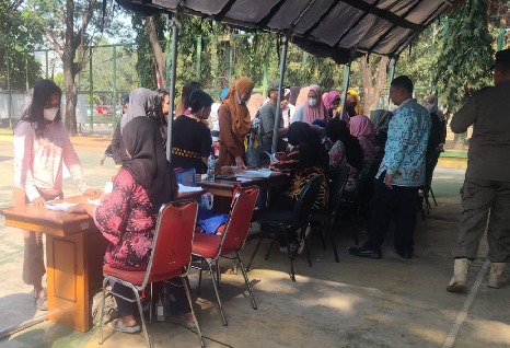 Melaksanakan Pengamanan Pembagian Beras Bulog Dari Kemensos 4