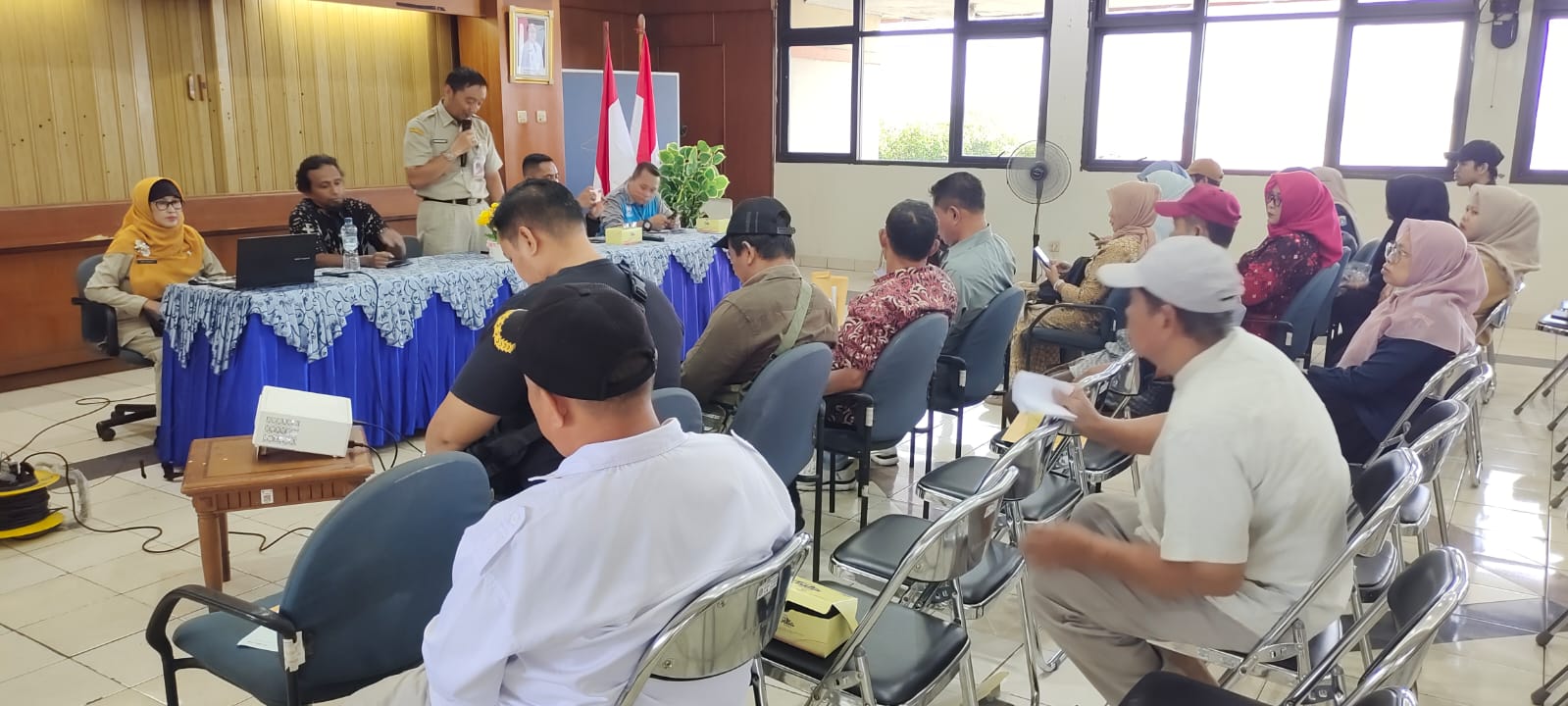 Rapat Koordinasi Penjelasan Desil di R. Pola Lt. 3 Kantor Kelurahan Tugu Utara 1