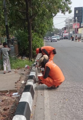 PENGECATAN CASTIN JALUR TENGAH ISLAMIC CENTER 2