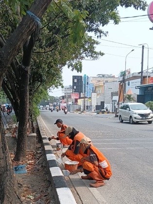 PENGECATAN CASTIN JALUR TENGAH ISLAMIC CENTER 4
