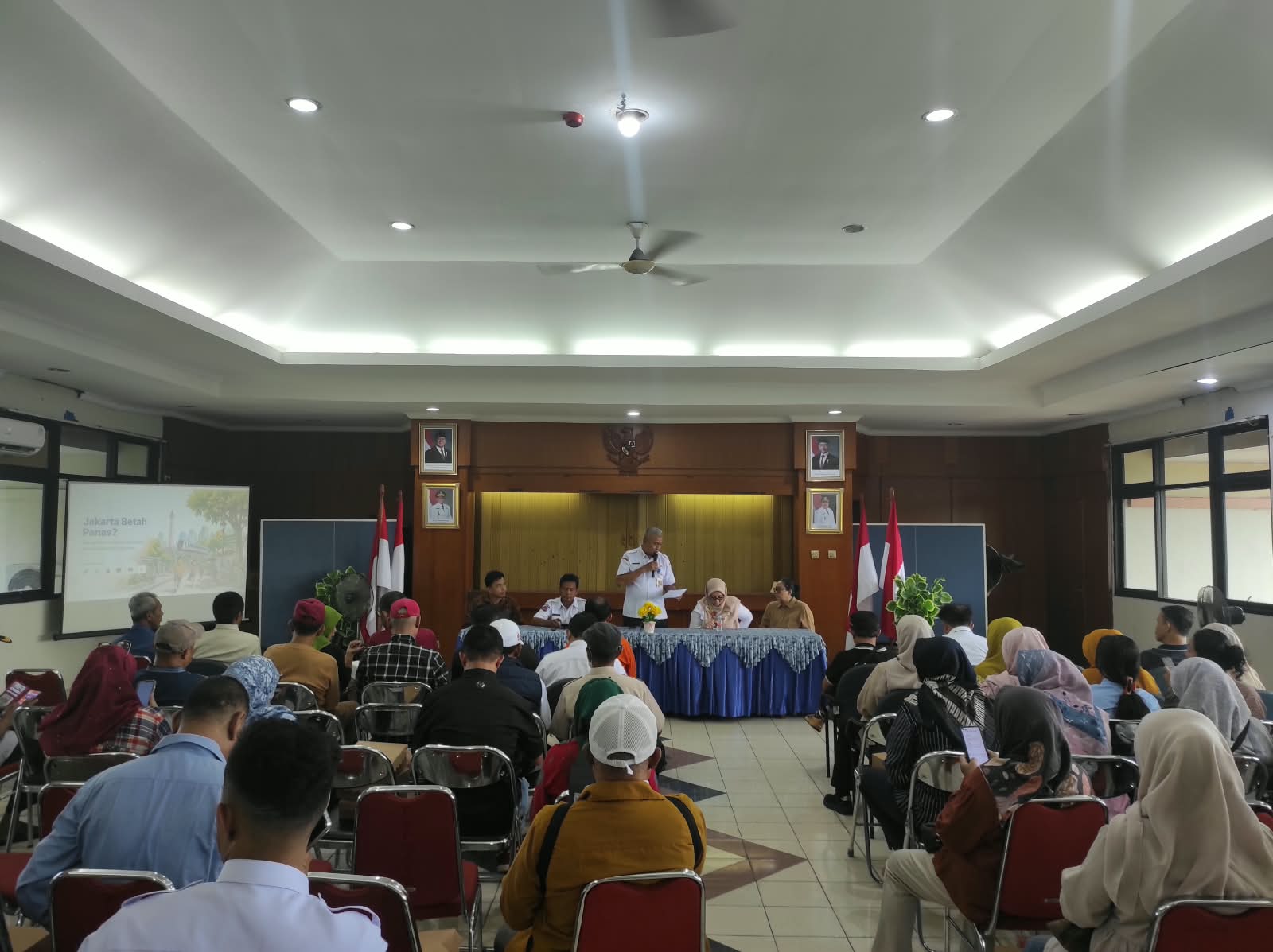 Rapat Koordinasi RT/RW Terkait cuaca ekstrim Kelurahan Tugu Utara. 5