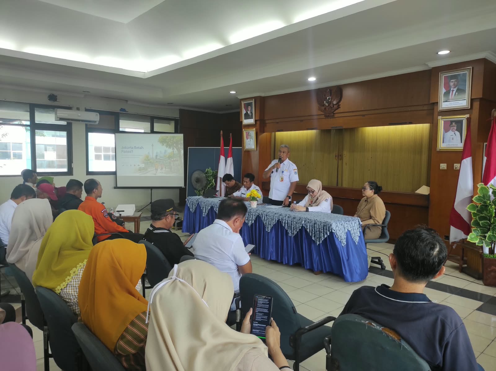 Rapat Koordinasi RT/RW Terkait cuaca ekstrim Kelurahan Tugu Utara. 2