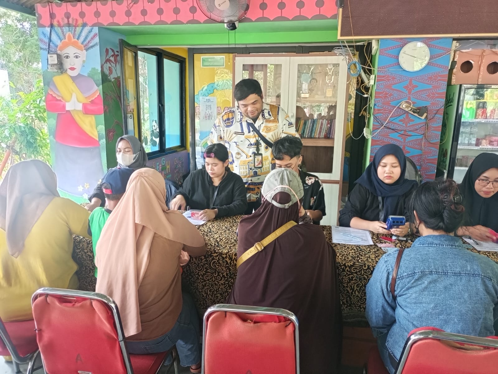 PENDISTRIBUSIAN KARTU LANSIA JAKARTA (KLJ), KARTU ANAK JAKARTA (KAJ), DAN KARTU DISABILITAS 3