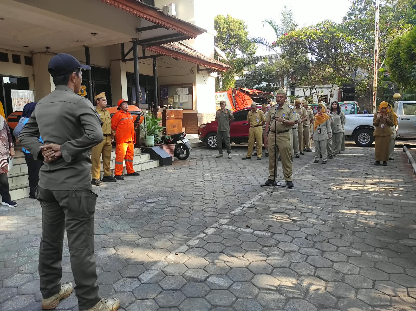 APEL PAGI 14 SEPTEMBER 2026 DIHALAMAN KANTOR KELURAHAN TUGU UTARA 5