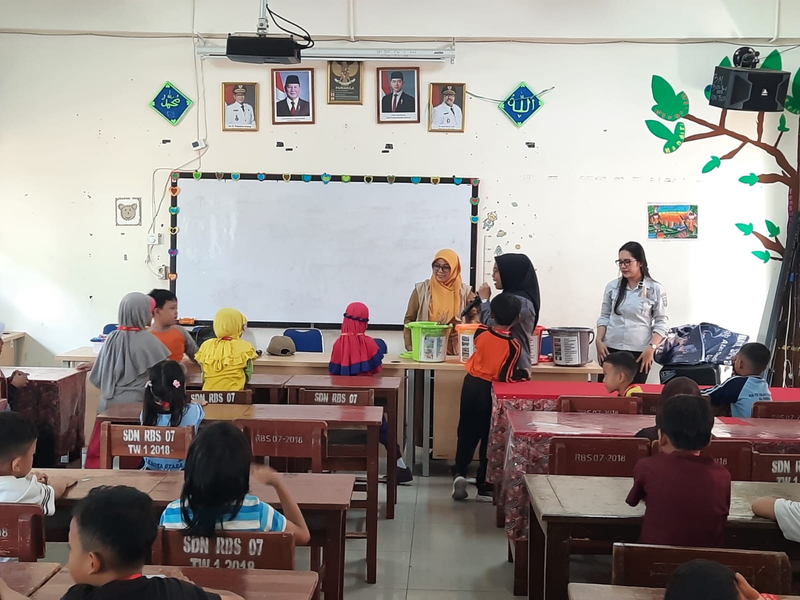 Sosialisasi Pilah Sampah di SDN 03 Tugu Selatan, Tanamkan Kepedulian Lingkungan Sejak Dini 4