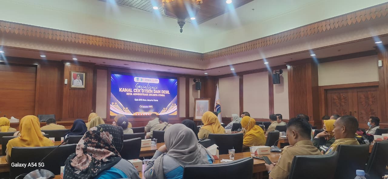 Rapat Sosialisasi Kanal Cek DTSEN dan Desil 1