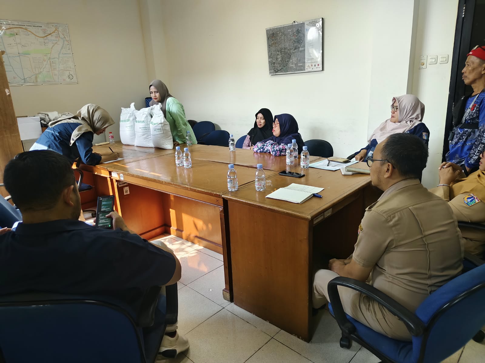 Penerima Bantuan Pangan Beras di Tugu Selatan Sampaikan Manfaat Program 2