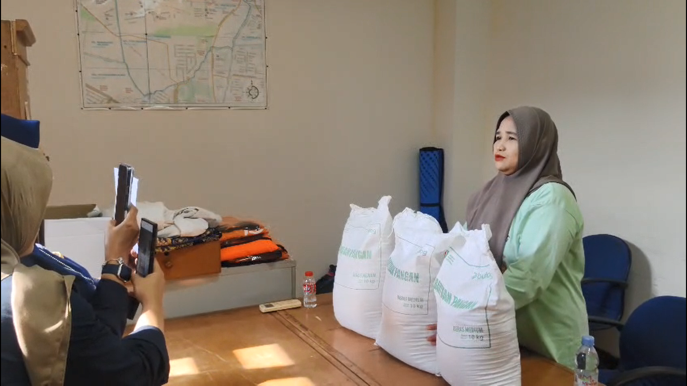 Penerima Bantuan Pangan Beras di Tugu Selatan Sampaikan Manfaat Program 4
