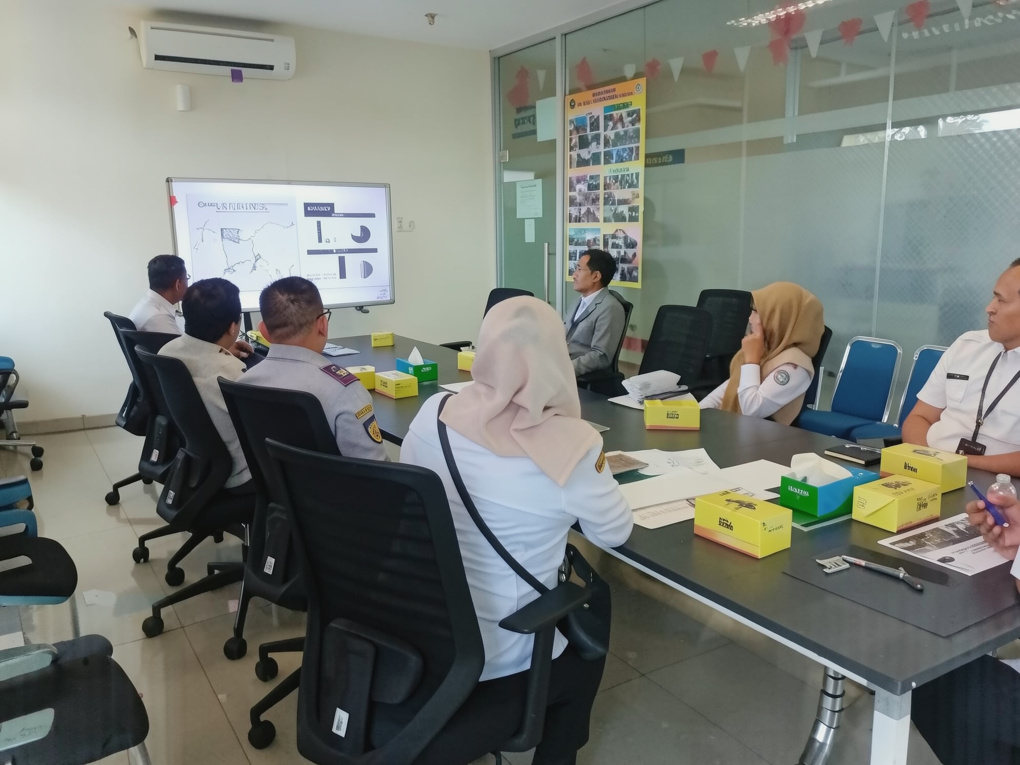 RAPAT KOORDINASI PENATAAN KAWASAN LOKASI PARKIR KENDARAAN BERAT 2