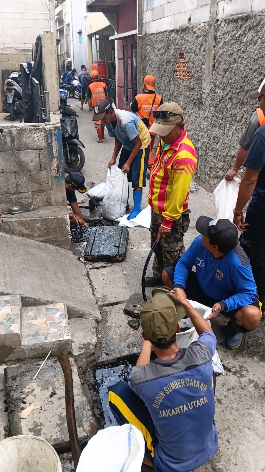 KERJA BAKTI WILAYAH RW 03 KELURAHAN TUGU SELATAN 5