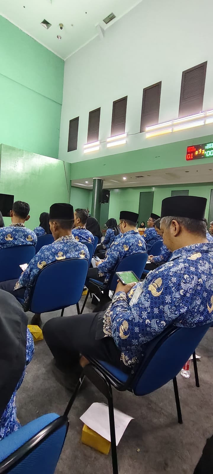 PEMBERDAYAAN MASYARAKAT ANTI NARKOBA MELALUI TES URINE 1