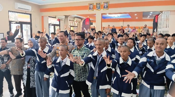 ROADSHOW JAKARTA DAMAI PELAJAR BERSATU TAWURAN BERLALU 6