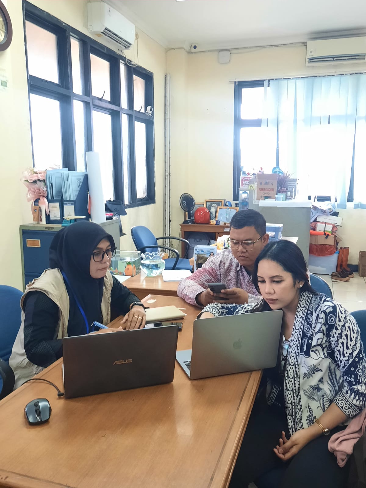 Sudin Lingkungan Hidup Kecamatan Koja Berkoordinsi dengan Kasi Ekbang Kelurahan Tugu Selatan terkait Pilah Sampah 3