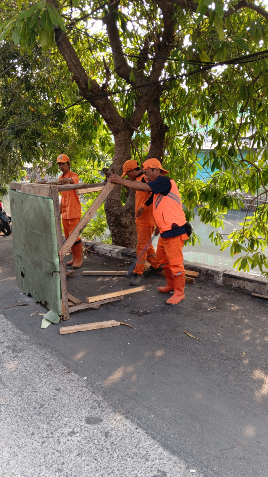 Kerja Bakti Wilayah RW 04 Kelurahan Tugu Selatan 2