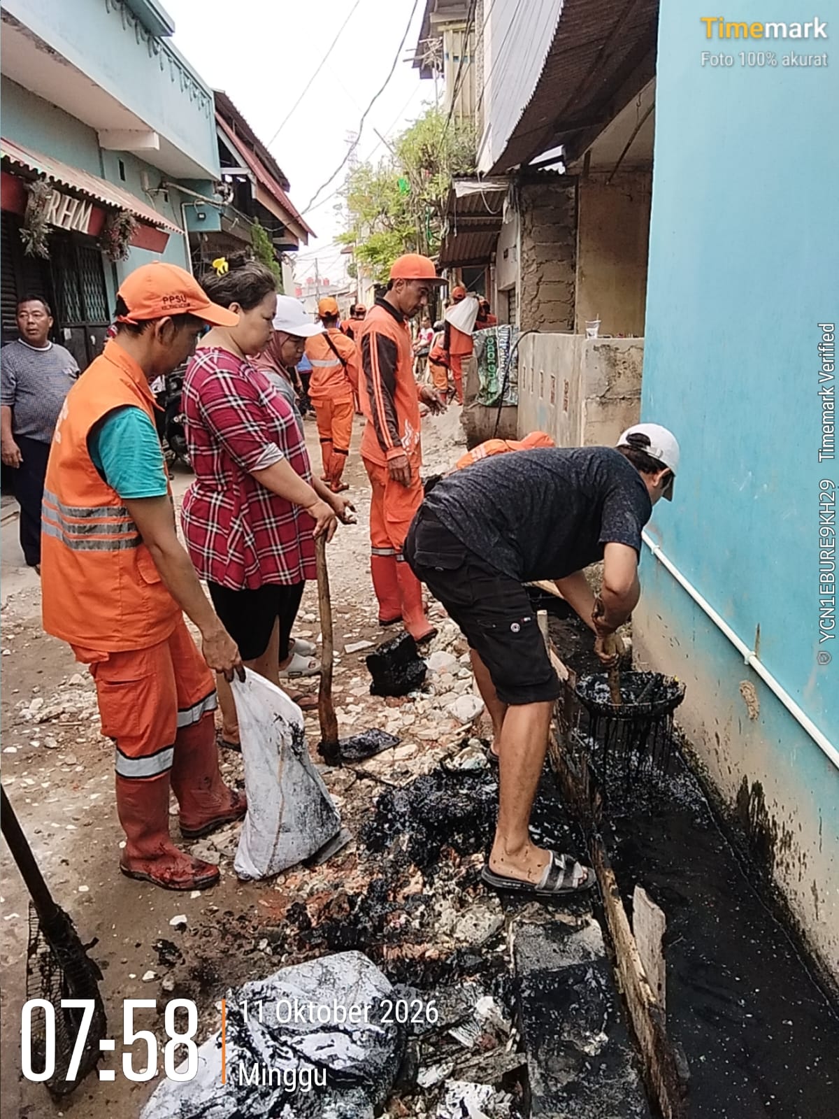 Warga RT 21 RW 07 Bersama PPSU Tugu Selatan Gelar Kerja Bakti Lingkungan 3
