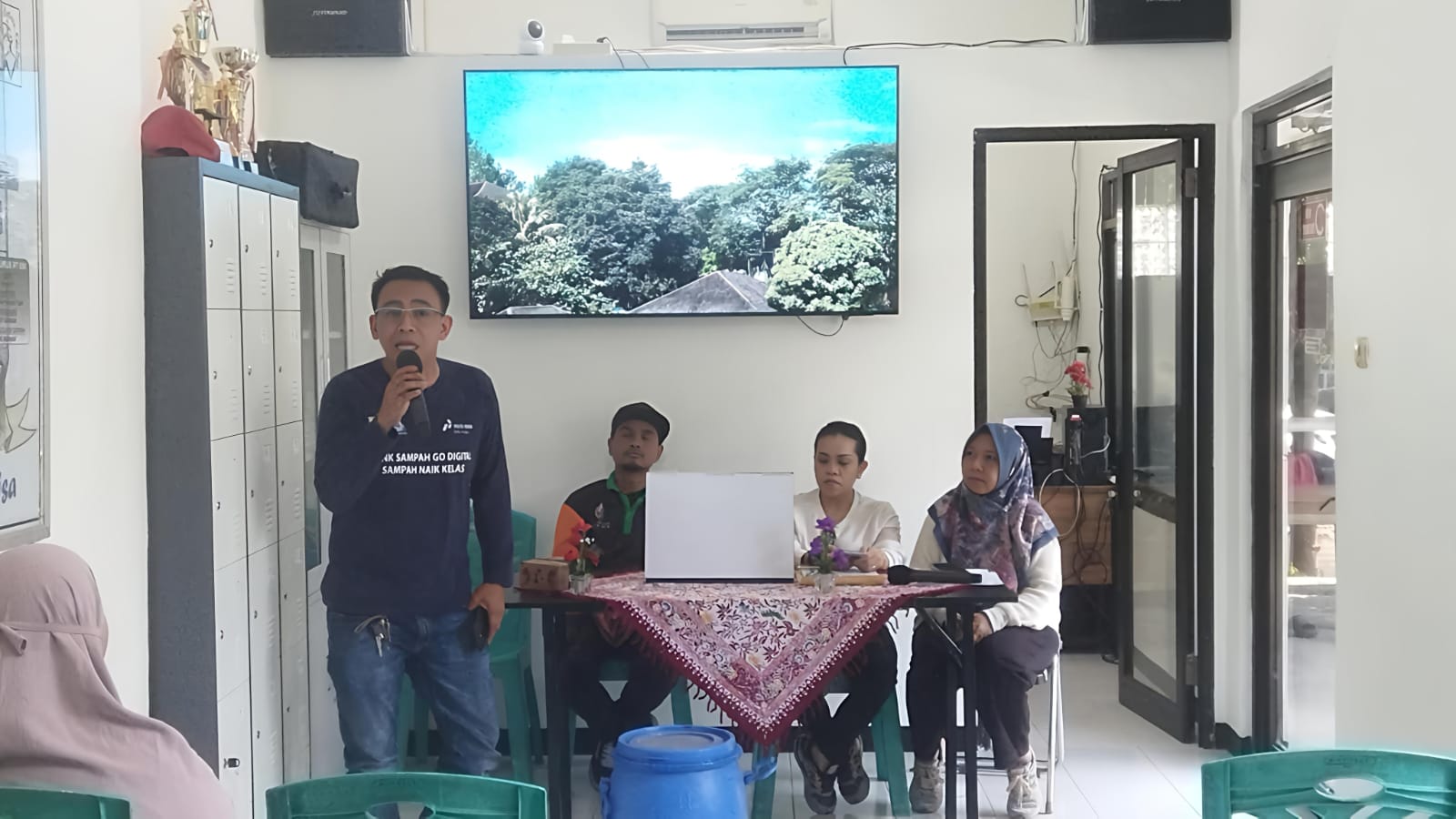 Semangat Tak Mengenal Hari Libur! 1