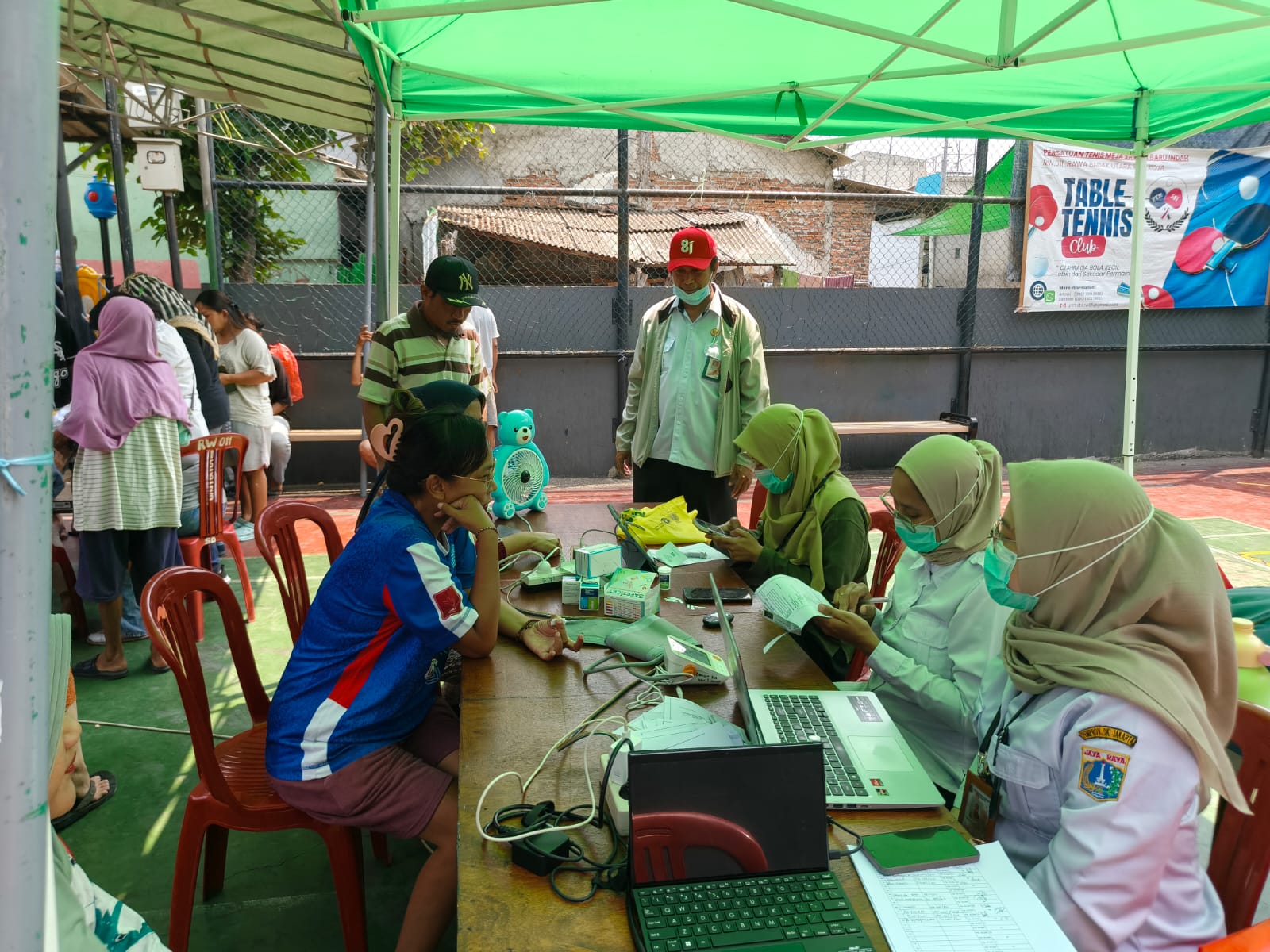 Sehat Bersama , Warga Rawa Badak Utara 3