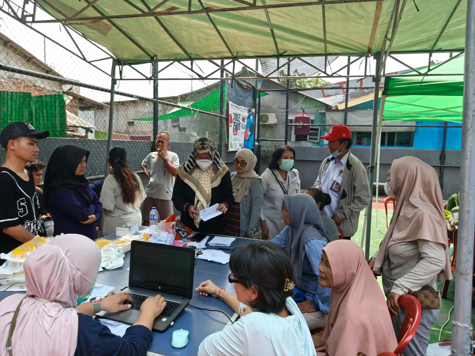 Sehat Bersama , Warga Rawa Badak Utara 1