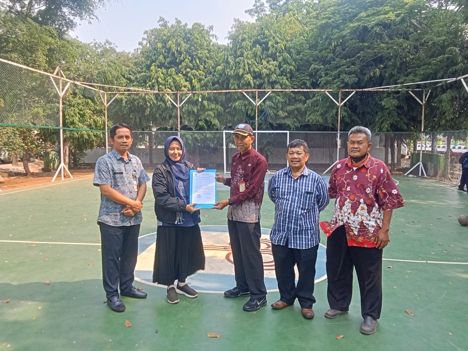 Serah Terima Penyelesaian Renovasi Dua Lapangan Futsal di Wilayah Kelurahan Rawa Badak Utara 4