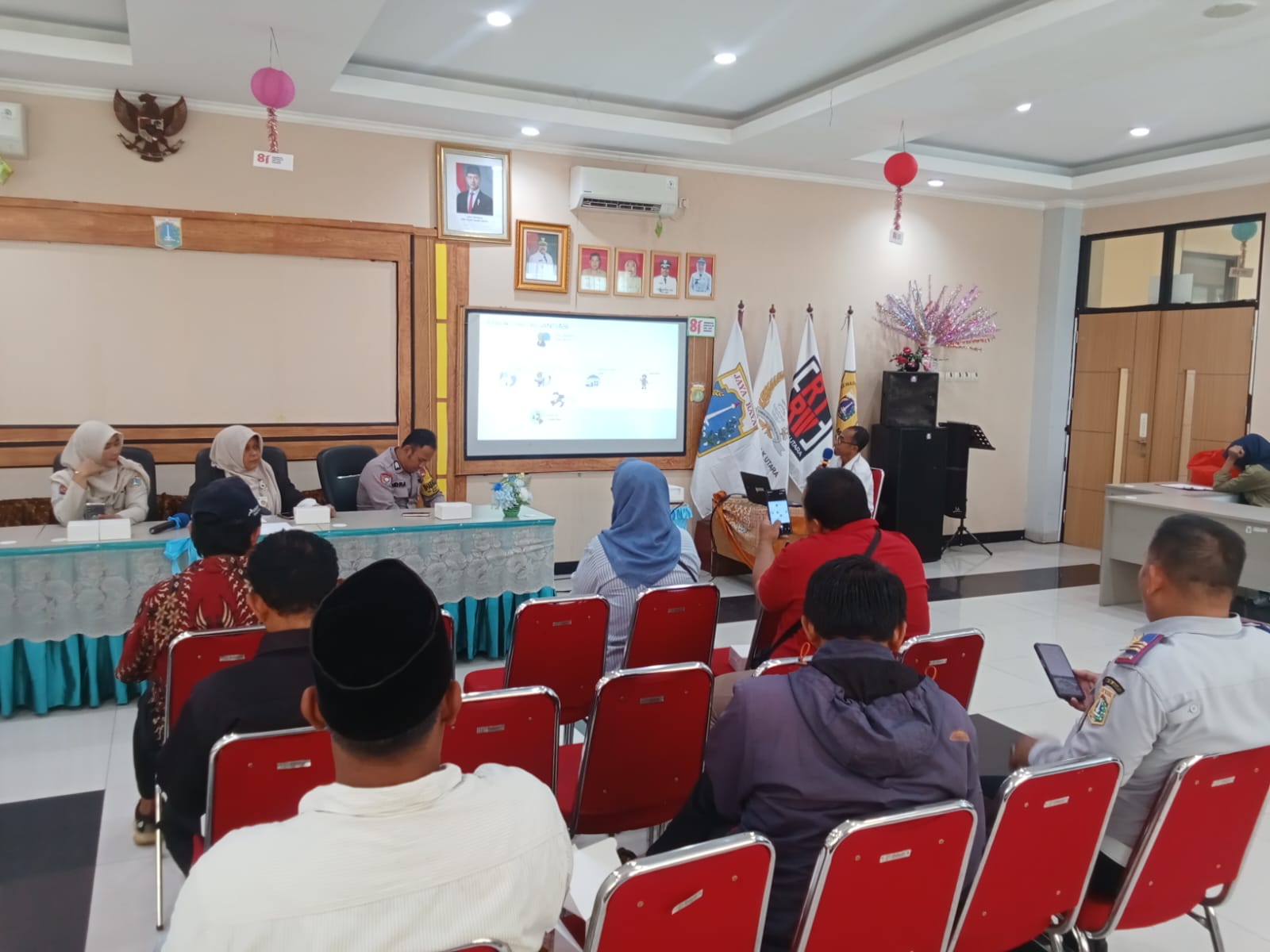 Sosialisasi Pembangunan dan Peningkatan Trotoar Jl. Lorong 104 Kelurahan Rawa Badak Utara 1