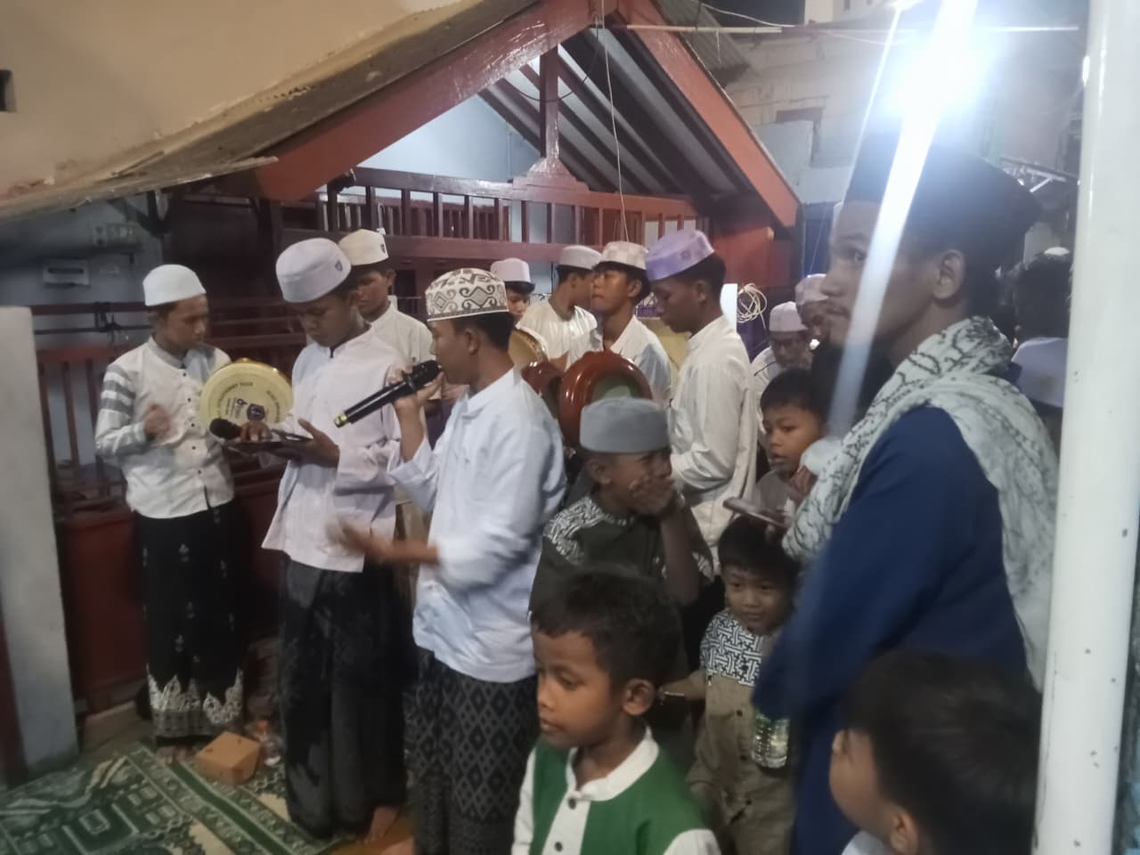 Peringatan Maulid Nabi Muhammad SAW di Mushola Nurul Amal, Pererat Silaturahmi Warga 1