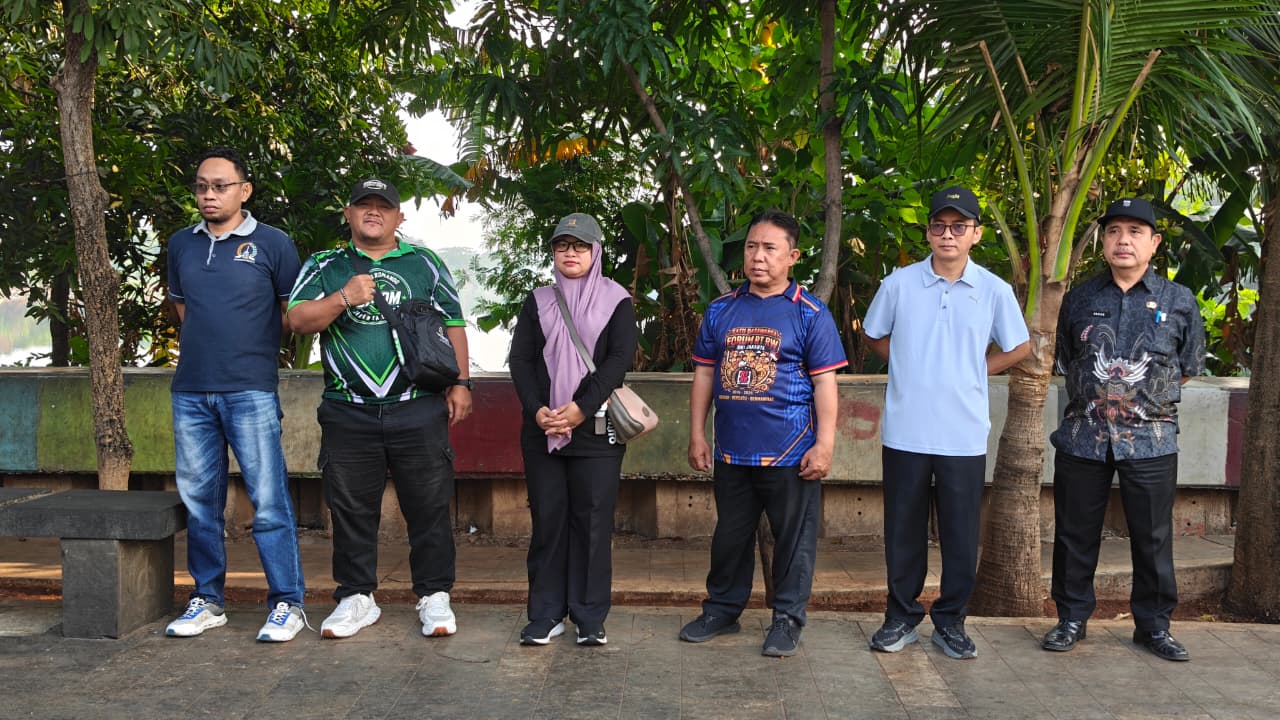 Kerja Bakti Massal dan Perawatan Waduk Rawa Badak, Wujud Kolaborasi Menjaga Destinasi Wisata Kecamatan Koja 1