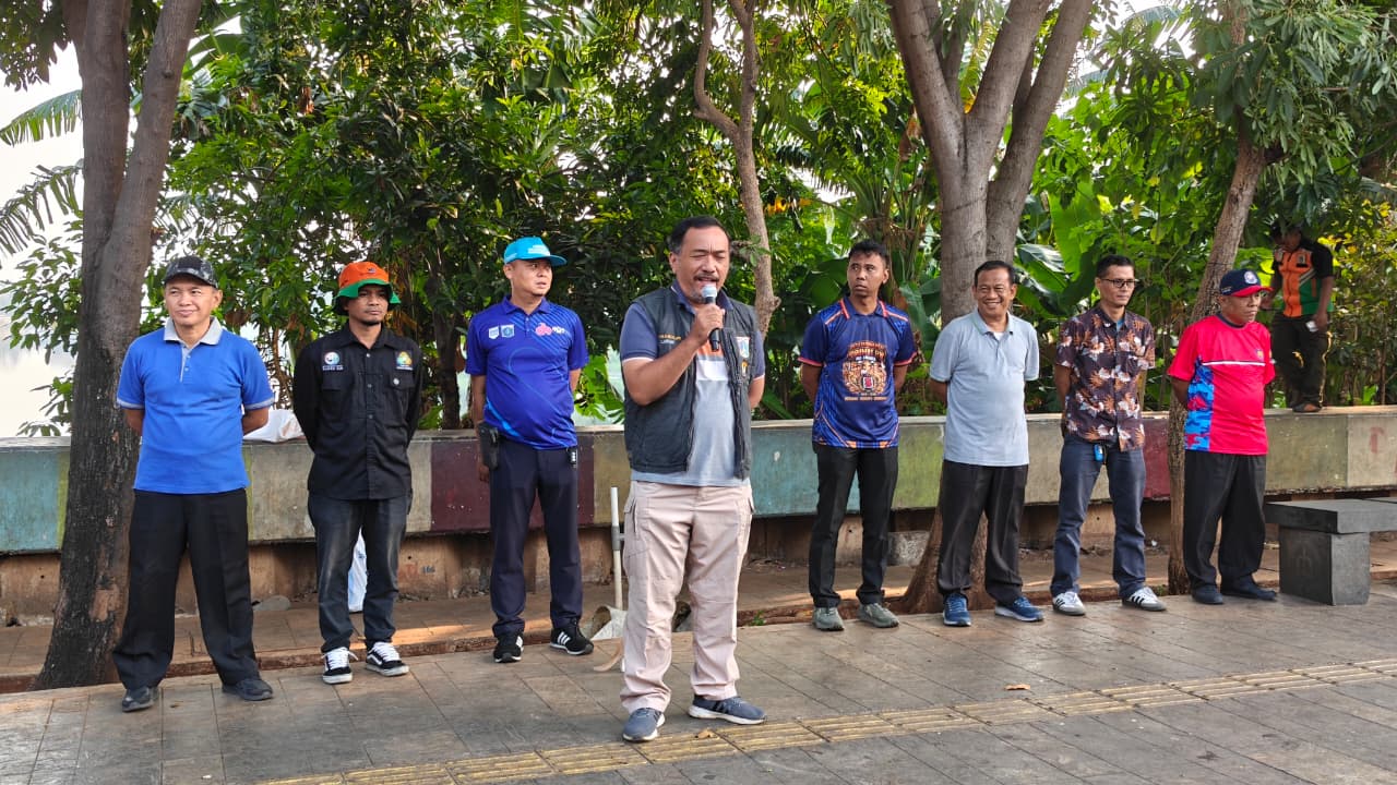 Kerja Bakti Massal dan Perawatan Waduk Rawa Badak, Wujud Kolaborasi Menjaga Destinasi Wisata Kecamatan Koja 5