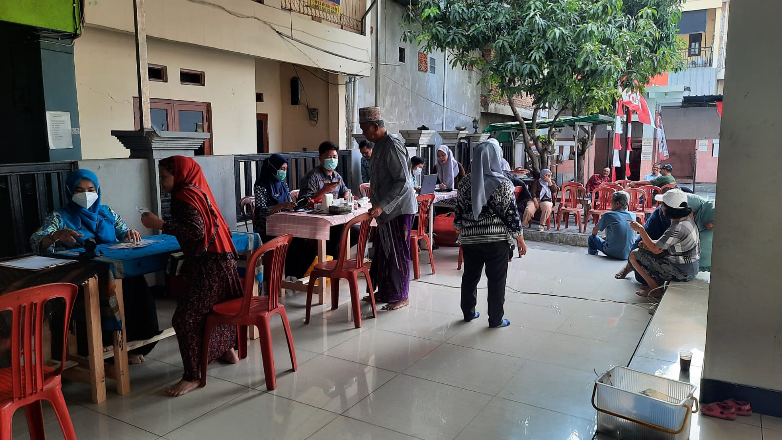 Kasi Kesejahteraan Rakyat Monitoring Pelayanan Kesehatan CKG, Pemeriksaan Paru, Rontgen, dan IVA di RW 03 2