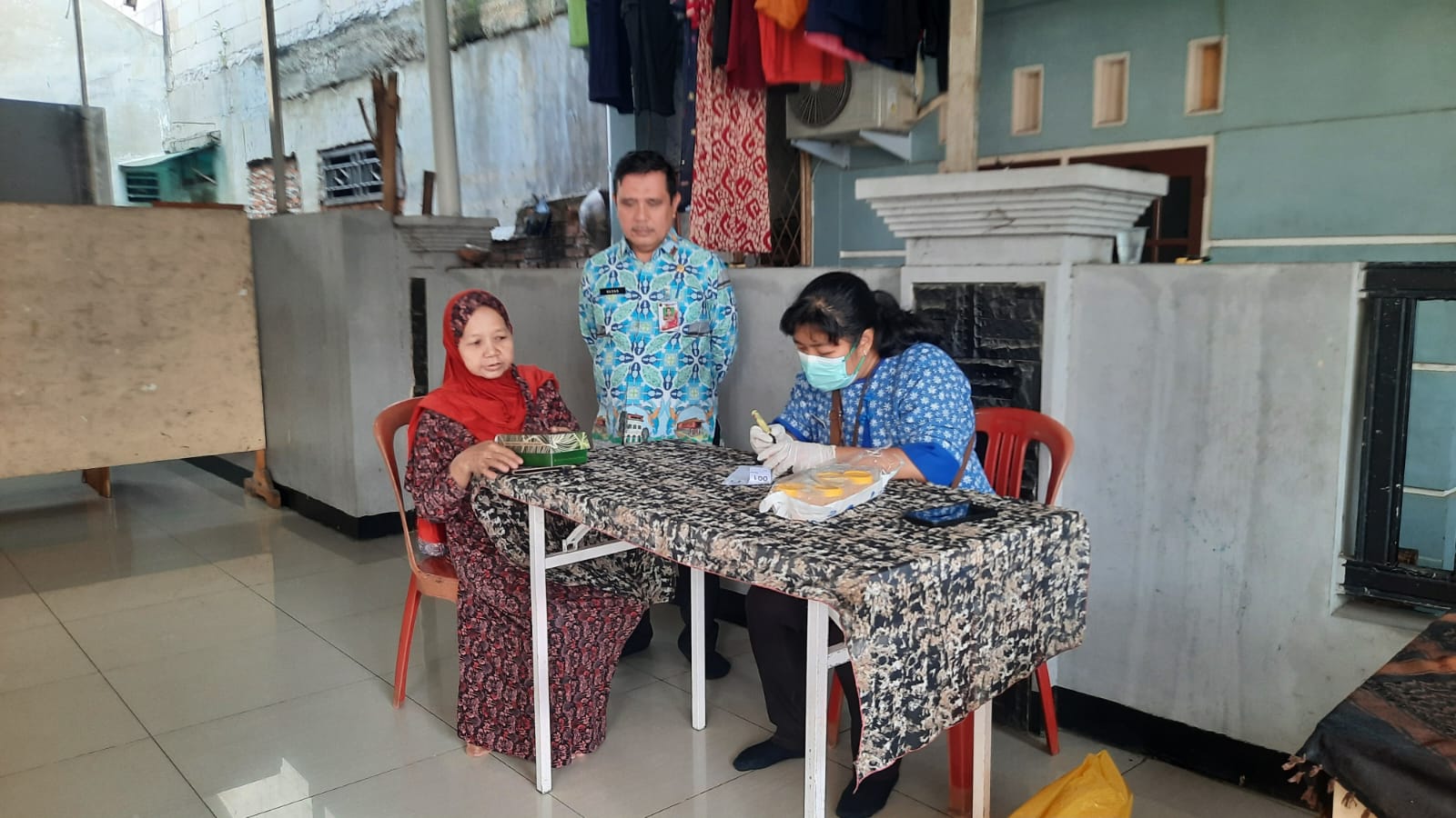 Kasi Kesejahteraan Rakyat Monitoring Pelayanan Kesehatan CKG, Pemeriksaan Paru, Rontgen, dan IVA di RW 03 1