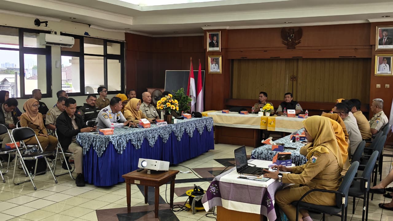 Lurah Rawa Badak Selatan Hadiri Rapat Mingguan Tingkat Kecamatan Koja 1