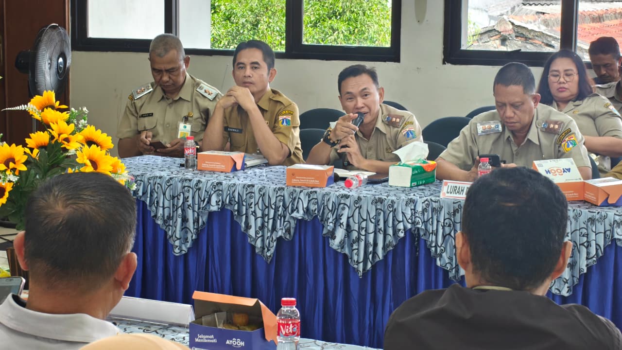 Lurah Rawa Badak Selatan Hadiri Rapat Mingguan Tingkat Kecamatan Koja 5