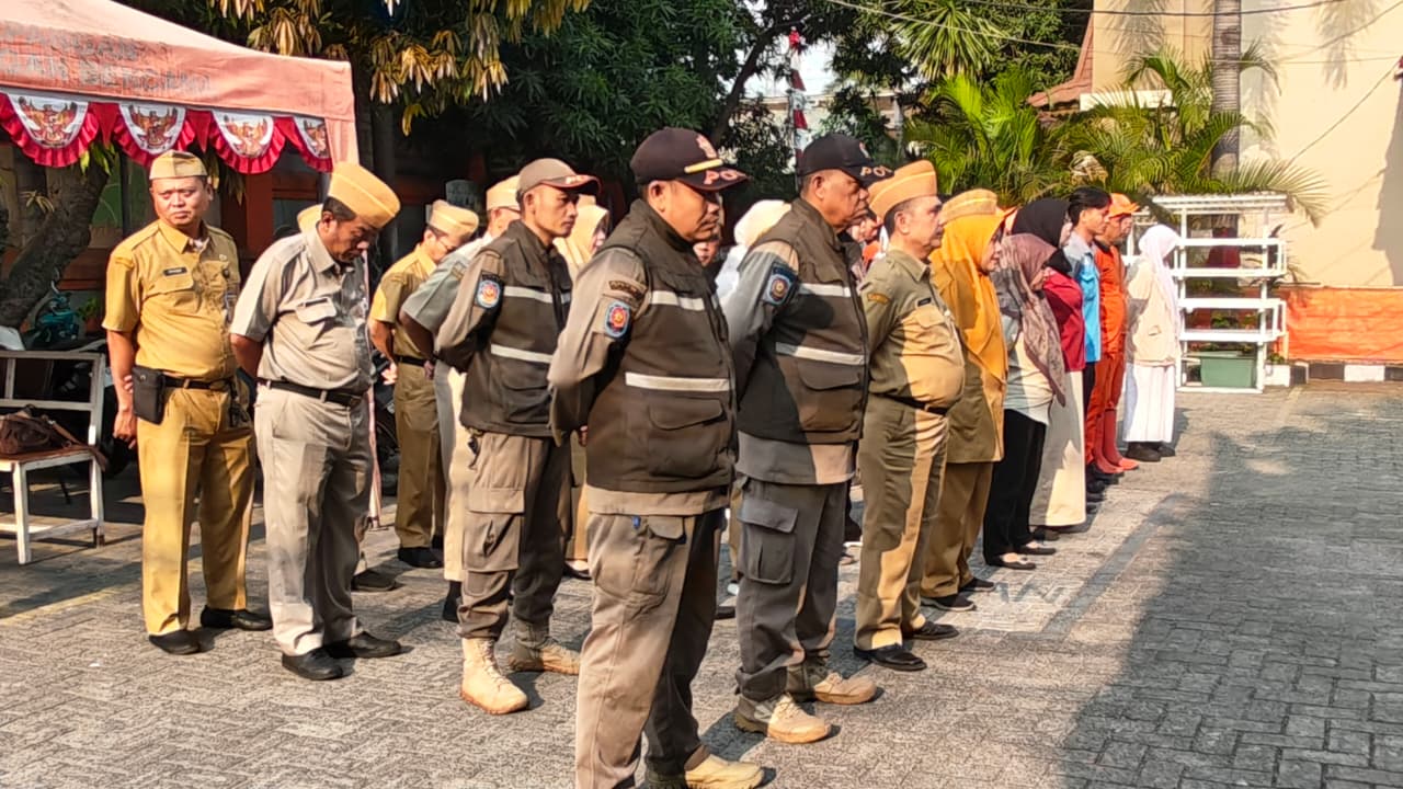 Apel Pagi Tingkat Kelurahan Rawa Badak Selatan Tingkatkan Disiplin dan Koordinasi Pelayanan Masyarakat 1