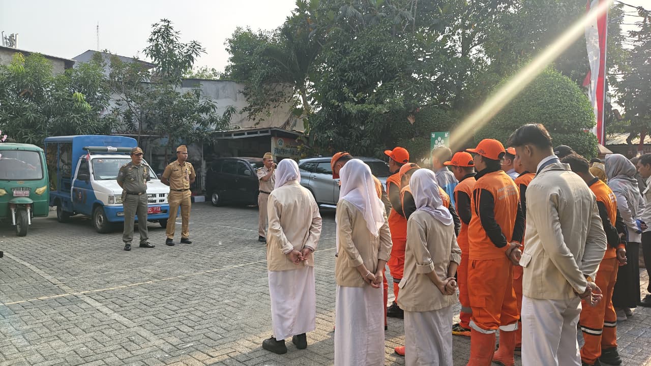 Apel Pagi Tingkat Kelurahan Rawa Badak Selatan Tingkatkan Disiplin dan Koordinasi Pelayanan Masyarakat 2