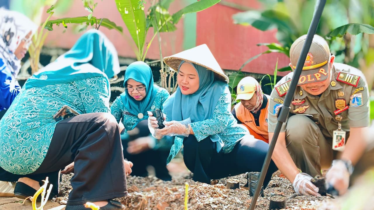 Gerakan Tanam Serentak Pendamping Beras Dukung Ketahanan Pangan Keluarga di Rawa Badak Selatan 3