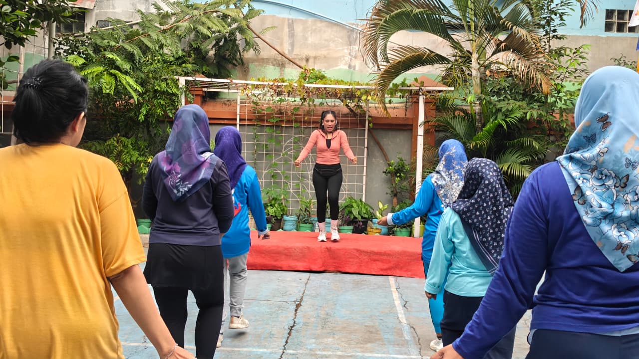 Jaga Kebugaran dan Kekompakan, Kelurahan Rawa Badak Selatan Gelar Senam Pagi Bersama 3