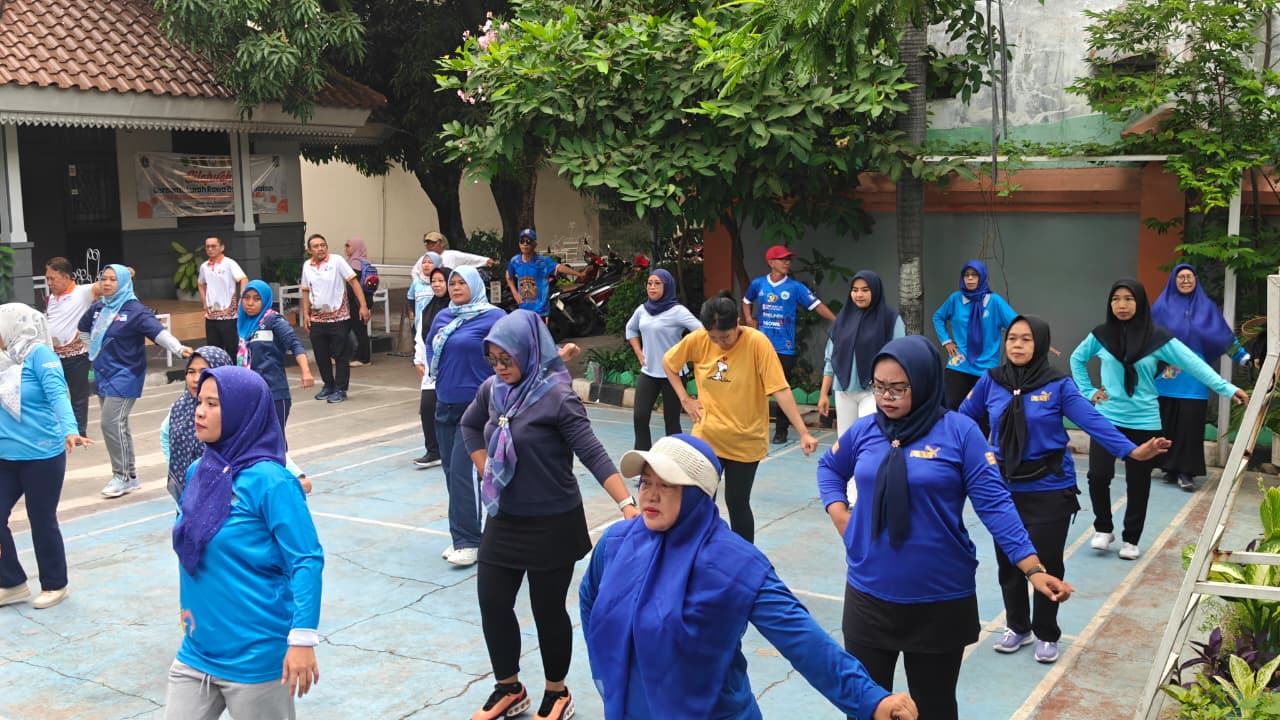Jaga Kebugaran dan Kekompakan, Kelurahan Rawa Badak Selatan Gelar Senam Pagi Bersama 5