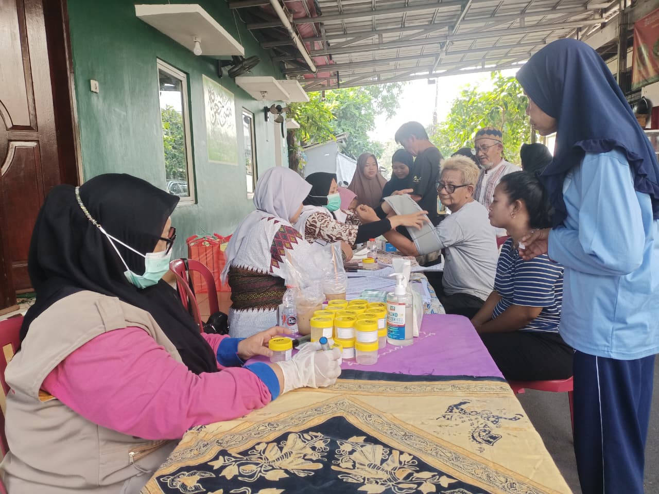 Kegiatan Monitoring dan Evaluasi Penanggulangan Penyakit Tuberkulosis (TB) di Wilayah RW 003 Kelurahan Koja 2