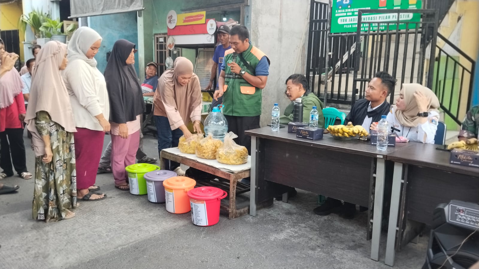 Sosialisasi Gerakan Pilah Sampah di Wilayah RW 008 Kelurahan Koja 4