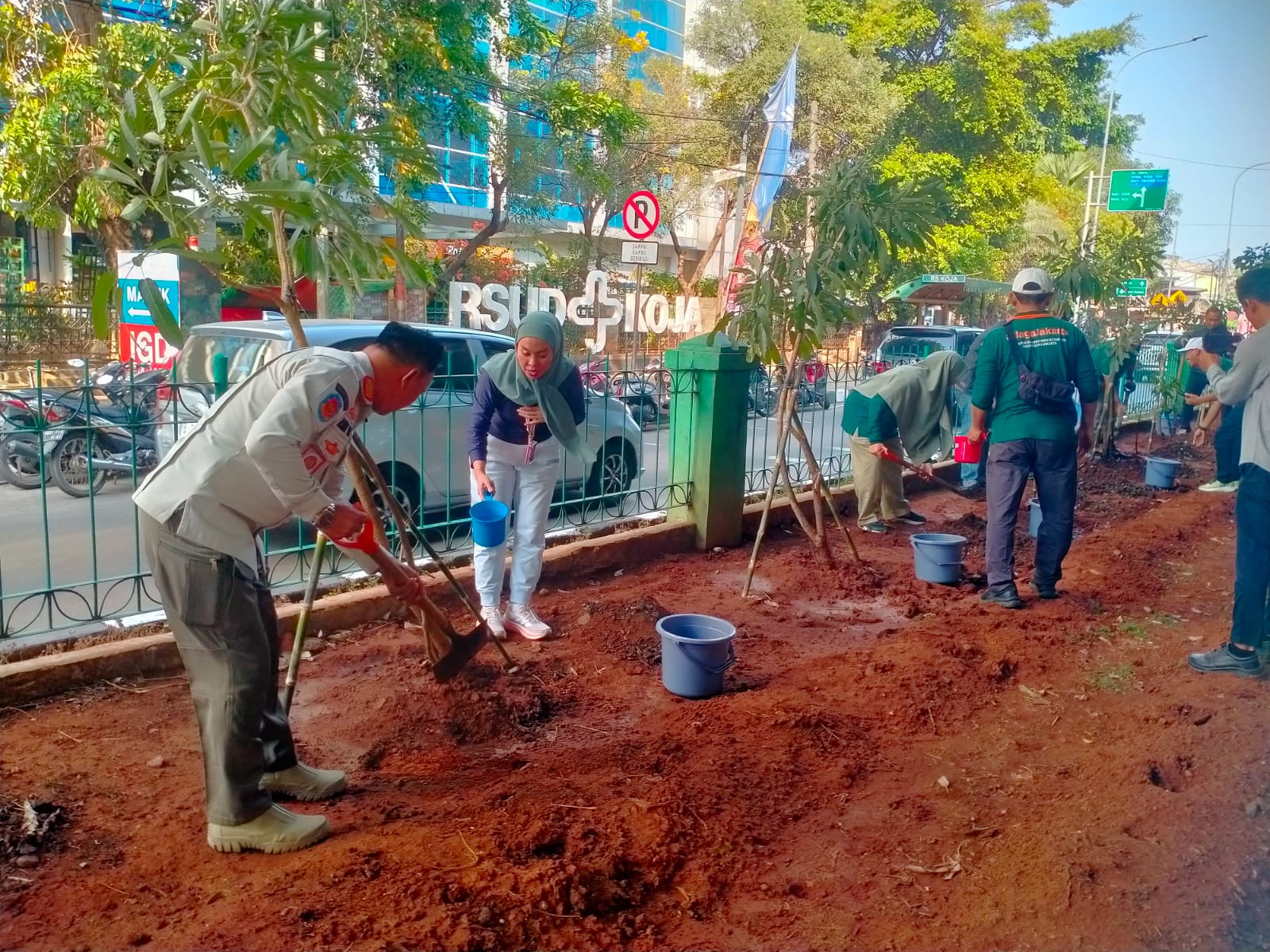 Jumat Menanam' bersama Suku Dinas Pertamanan dan Hutan Kota Administrasi Jakarta Utara 4