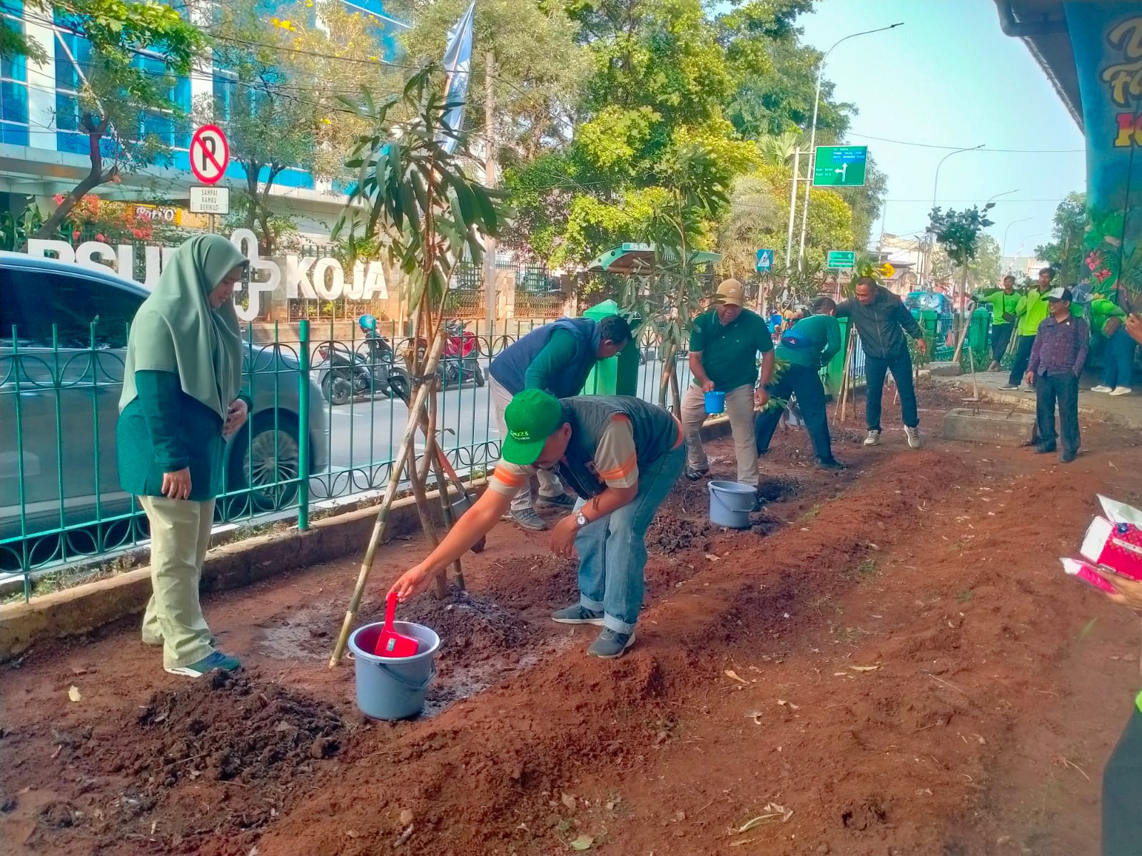 Jumat Menanam' bersama Suku Dinas Pertamanan dan Hutan Kota Administrasi Jakarta Utara 3