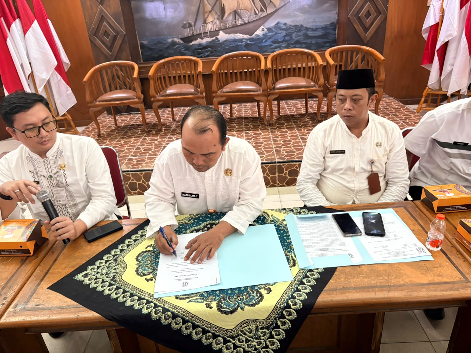 Rapat Pembahasan Standar Pelayanan Kelurahan Kalibaru Tahun 2026 3