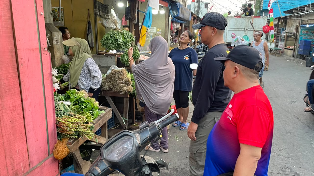 Monitoring Berkala terhadap Para Pedagang di Kawasan Pasar Kalibaru 3