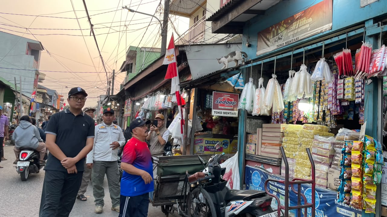 Monitoring Berkala terhadap Para Pedagang di Kawasan Pasar Kalibaru 4