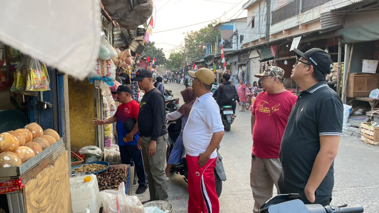 Monitoring Berkala terhadap Para Pedagang di Kawasan Pasar Kalibaru 5