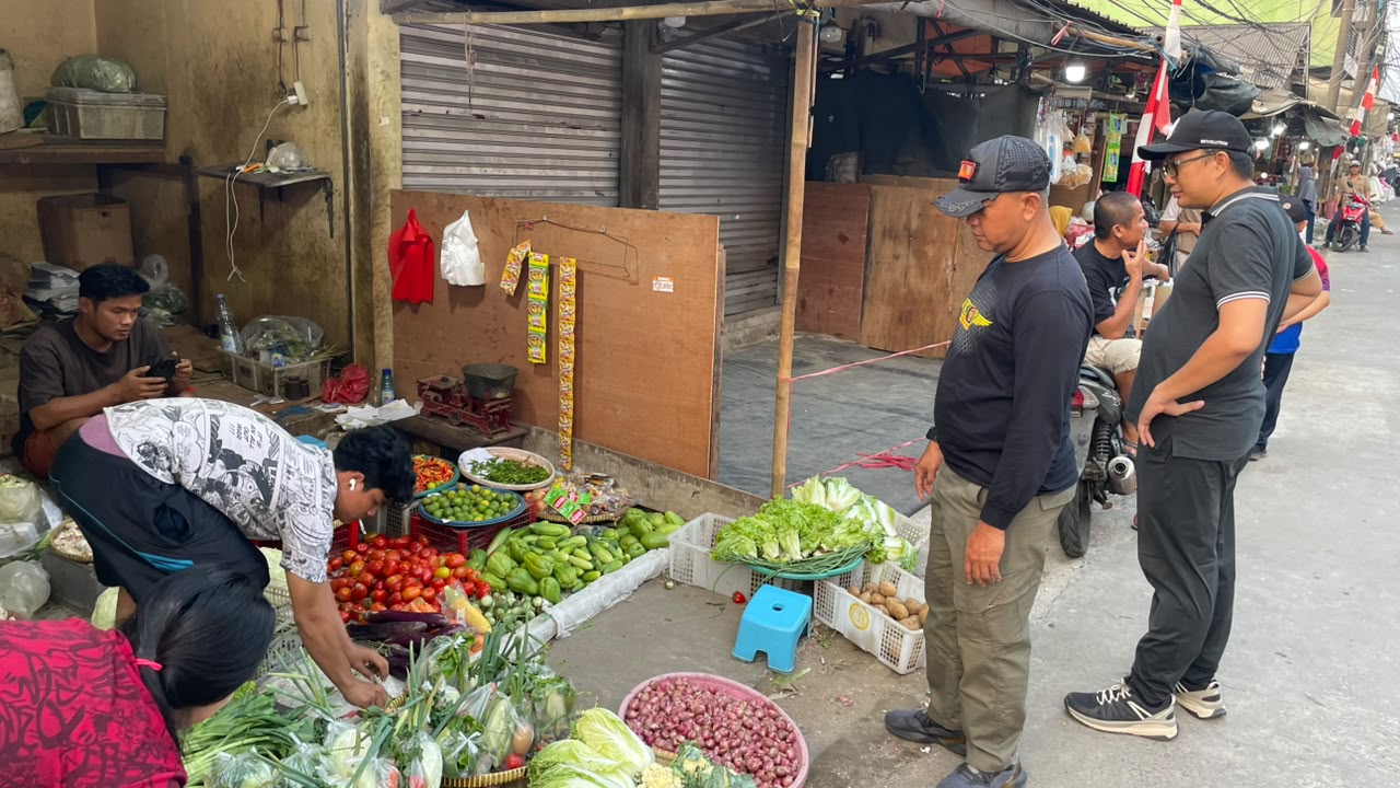 Monitoring Berkala terhadap Para Pedagang di Kawasan Pasar Kalibaru 1