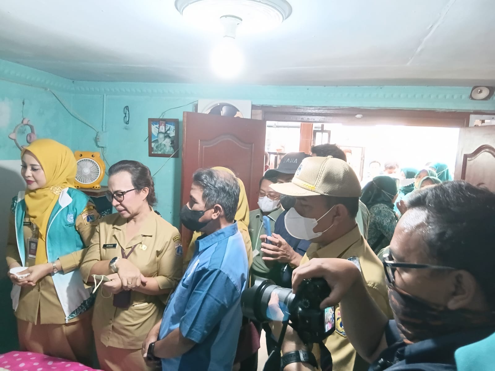 Kunjungan Walikota Jakarta Utara ke Rumah Ananda Yasmin penderita penyakit Auto Imun 3
