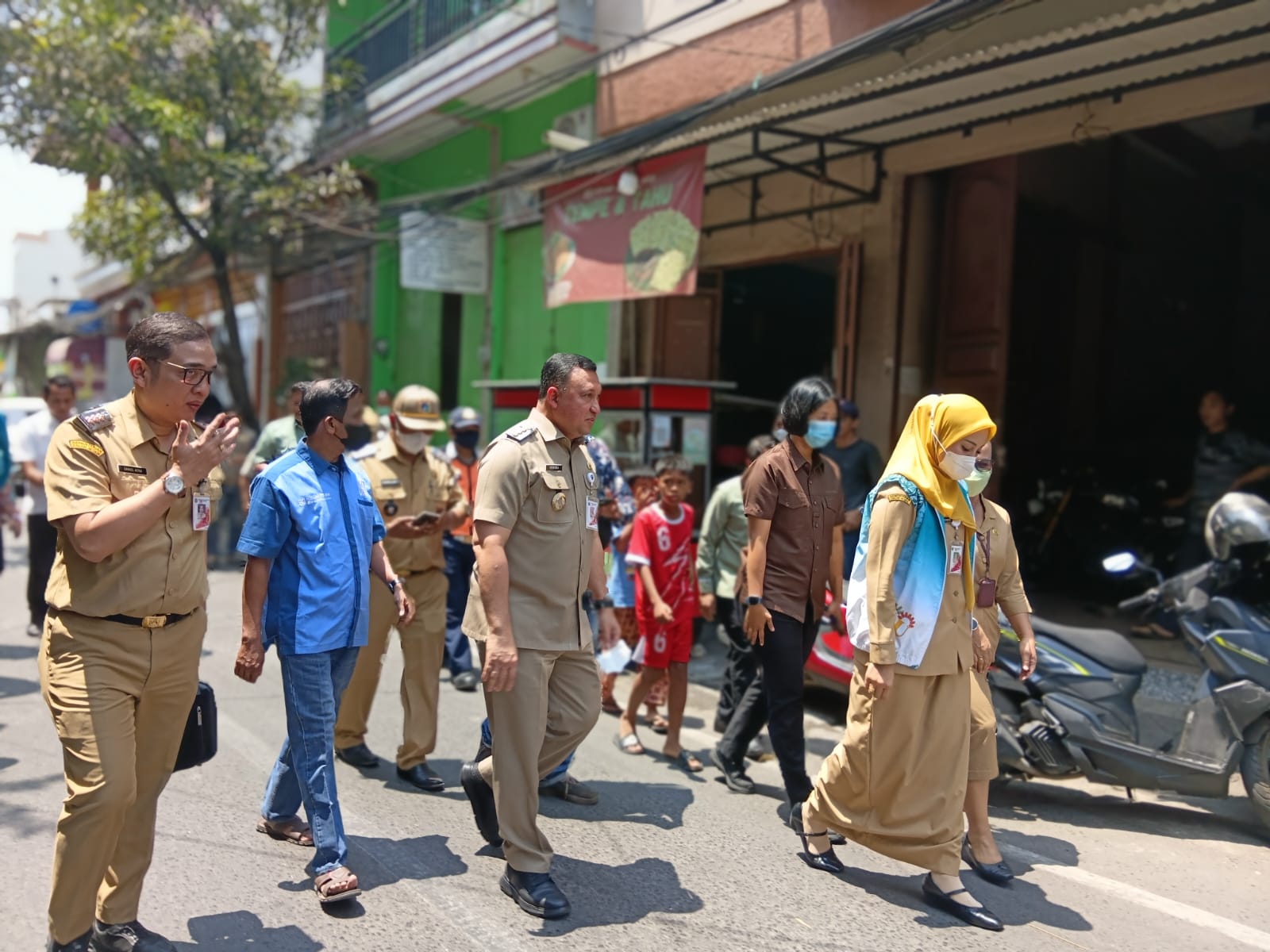 Kunjungan Walikota Jakarta Utara ke Rumah Ananda Yasmin penderita penyakit Auto Imun 5