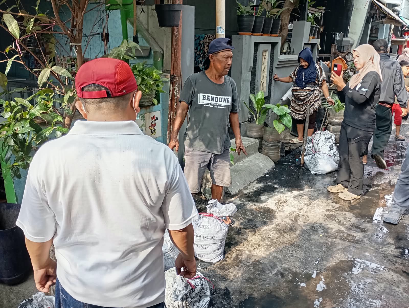 Monitoring Kerja Bakti di RW 001 Kelurahan Kalibaru 1