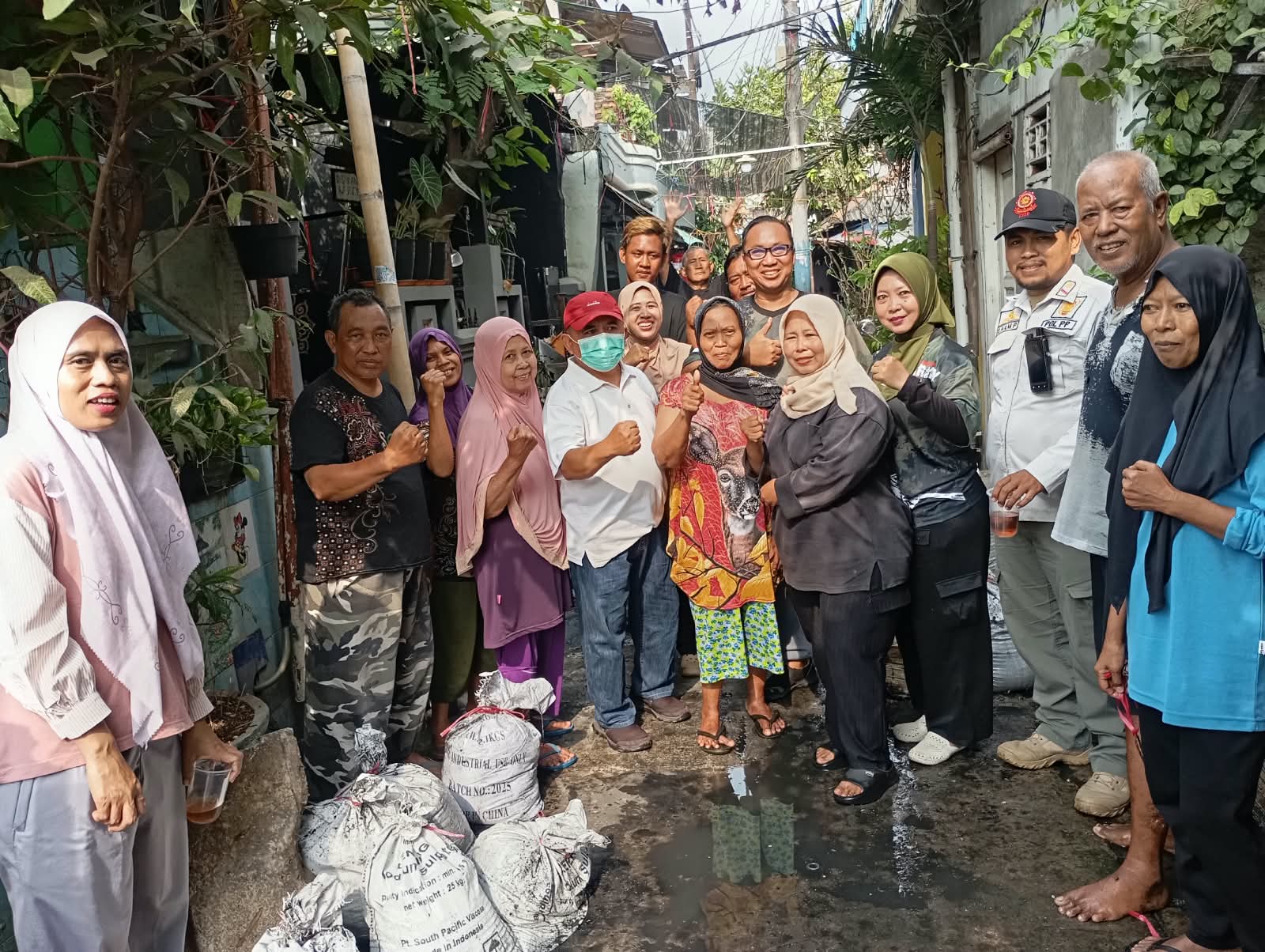 Monitoring Kerja Bakti di RW 001 Kelurahan Kalibaru 4
