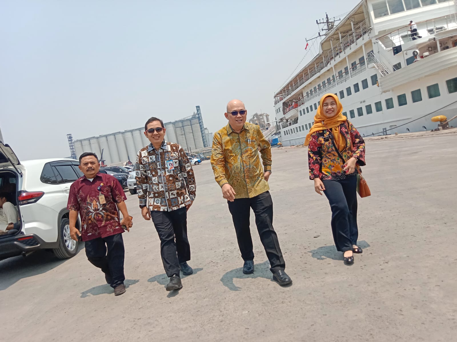 Sekkel Kalibaru Dampingi Wakil Wali Kota Jakut Sambut MV Doulos Hope di Pelabuhan IKT 5